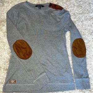 Stylish gray long sleeve with patches on elbow
